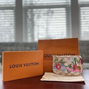Louie Vuitton pochette limited edition Vivienne Christmas collection